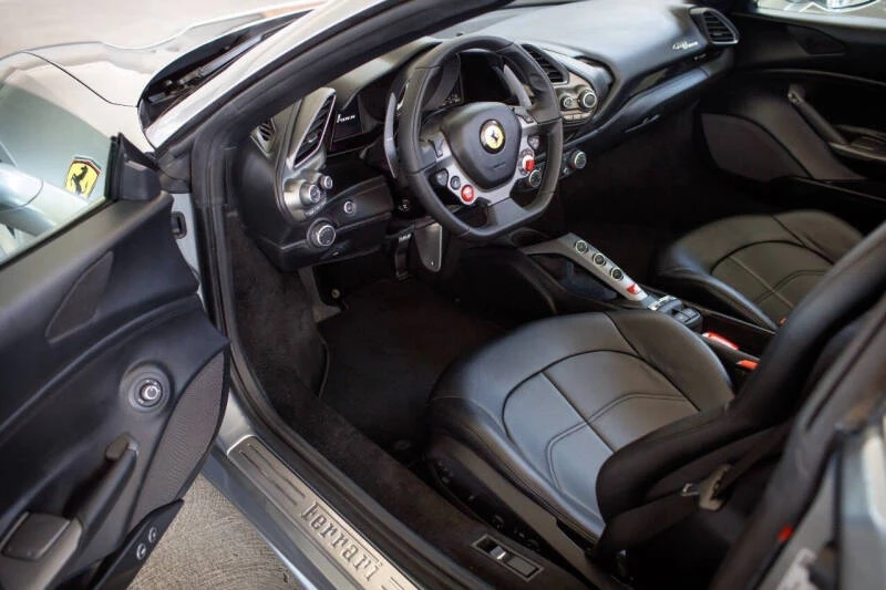 2016 Ferrari 488 Spider - Image 4 of 5