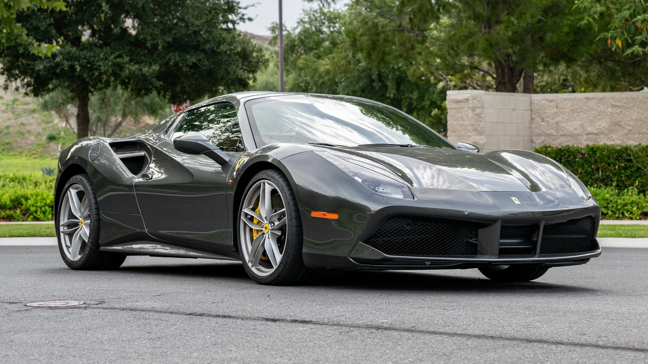 2016 Ferrari 488 Spider - Image 11 of 31