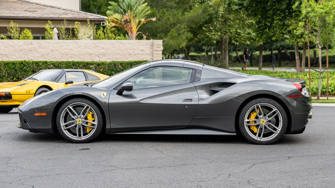 2016 Ferrari 488 Spider - Image 16 of 31