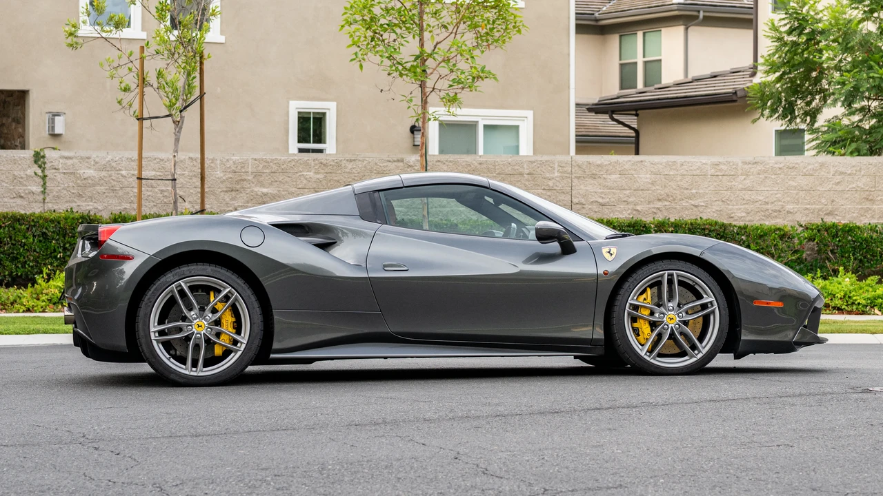 2016 Ferrari 488 Spider - Image 12 of 31