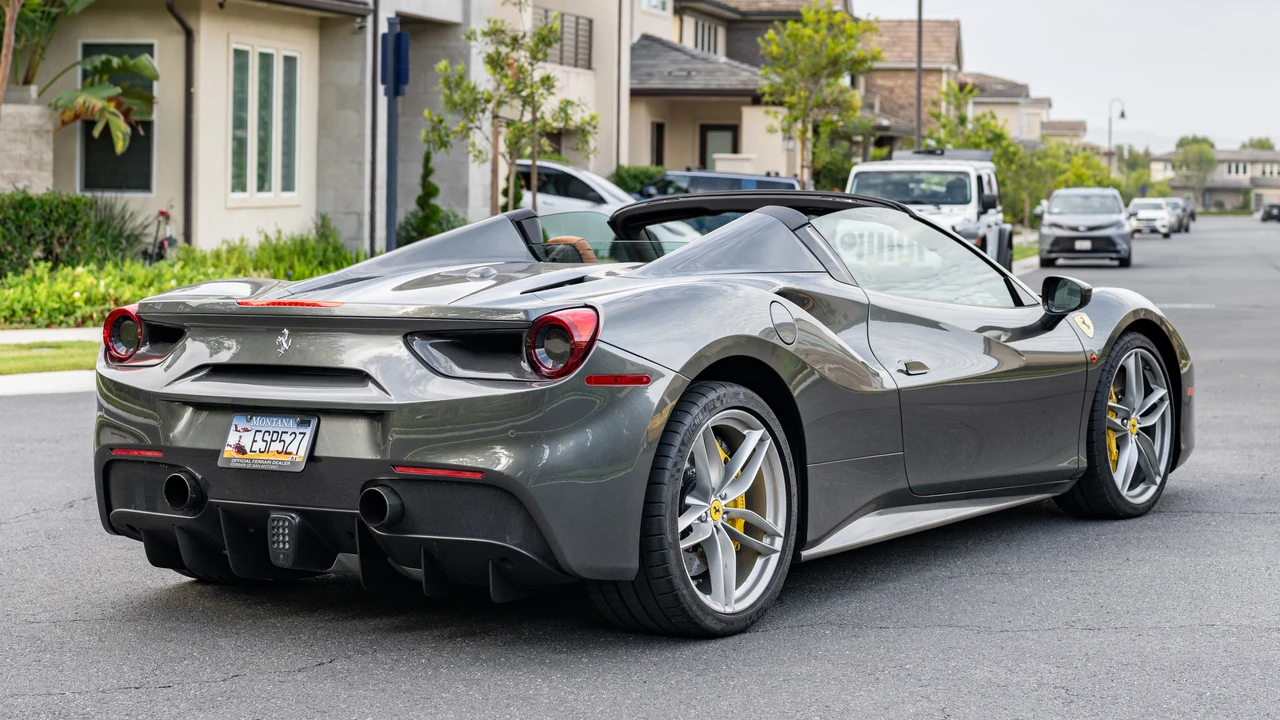 2016 Ferrari 488 Spider - Image 5 of 31