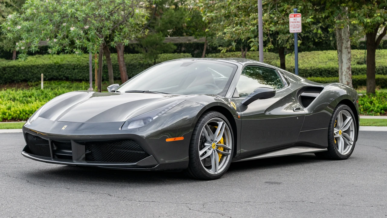 2016 Ferrari 488 Spider - Image 17 of 31