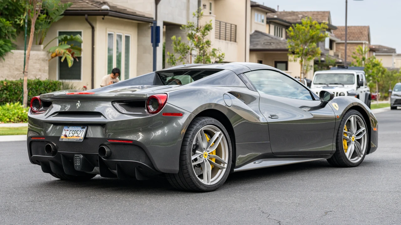 2016 Ferrari 488 Spider - Image 13 of 31