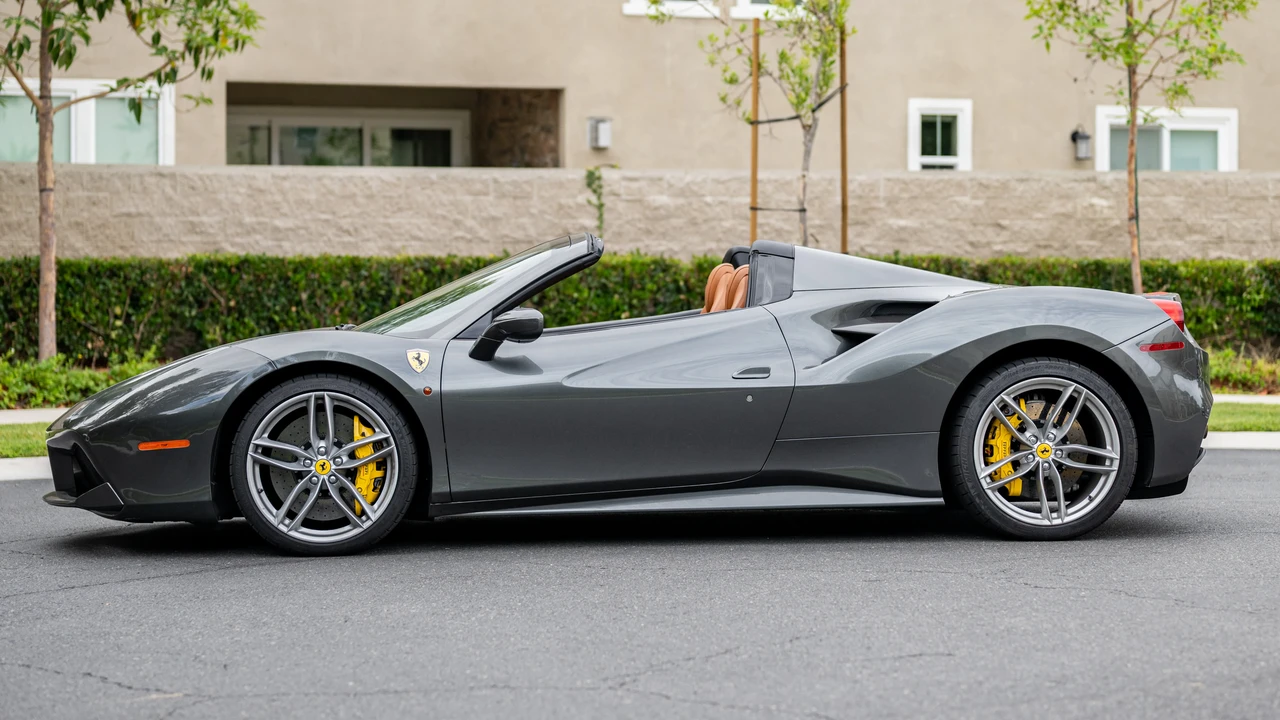 2016 Ferrari 488 Spider - Image 8 of 31