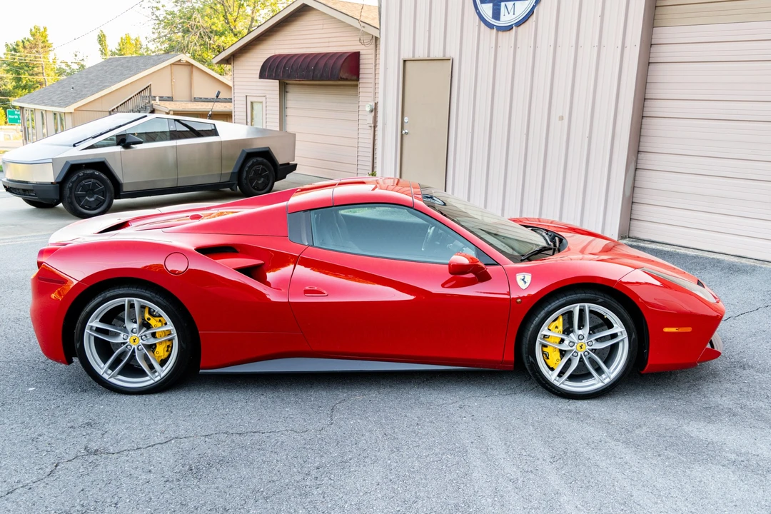 2016 Ferrari 488 Spider - Image 14 of 31