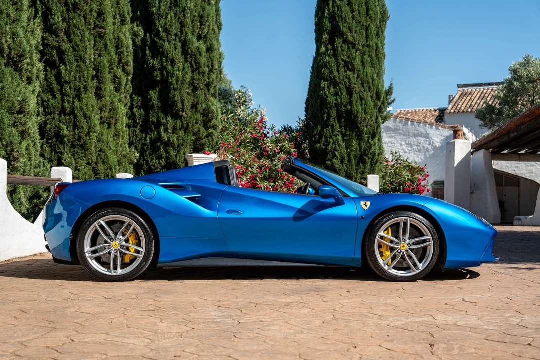 2016 Ferrari 488 Spider - Image 8 of 31
