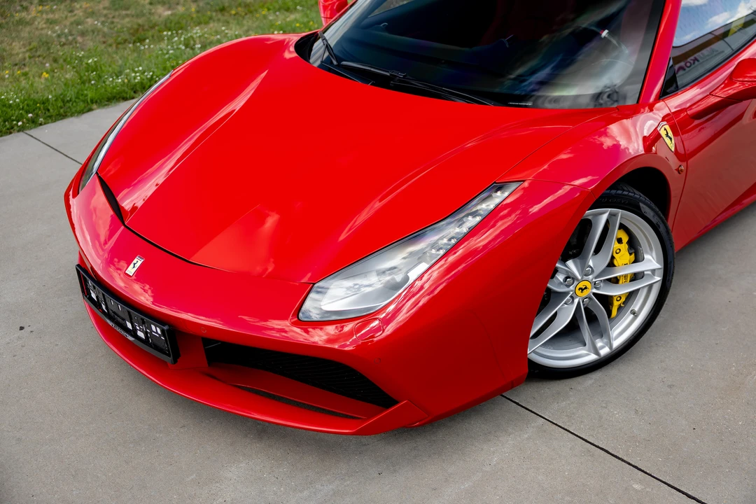 2016 Ferrari 488 Spider - Image 26 of 31