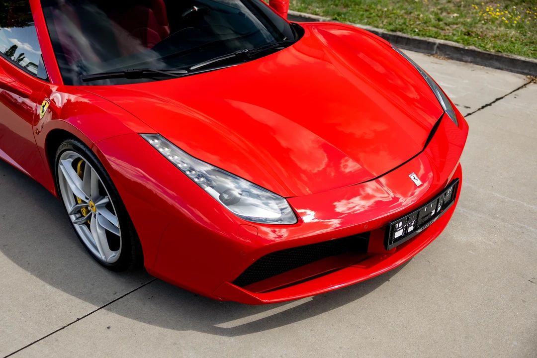2016 Ferrari 488 Spider - Image 27 of 31