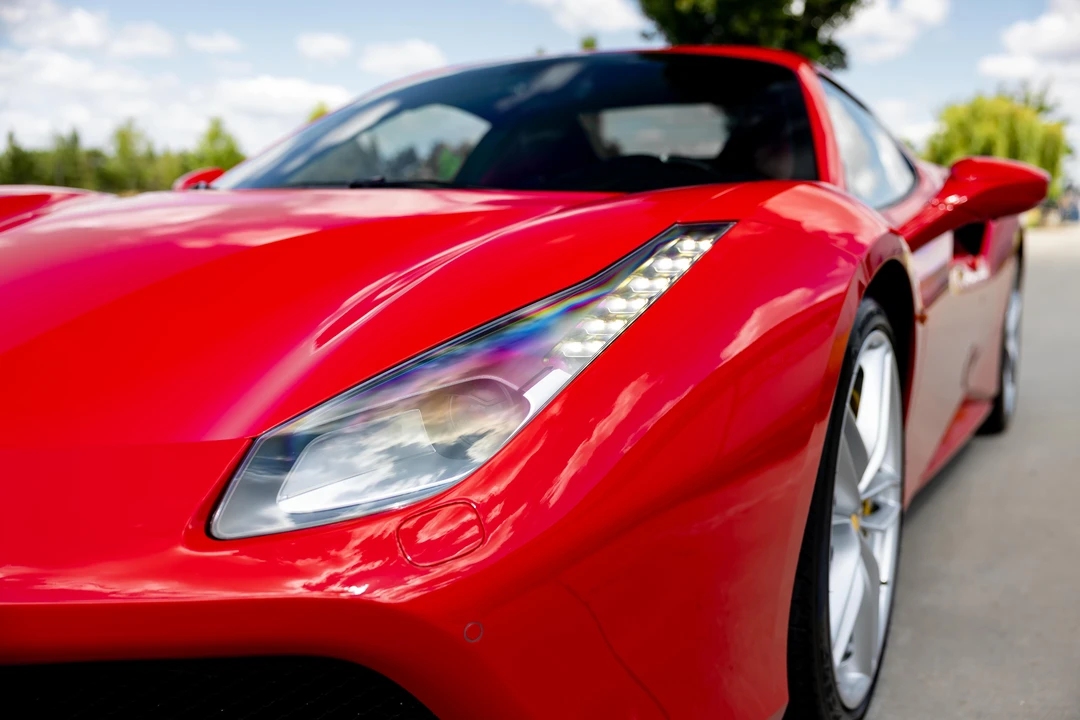 2016 Ferrari 488 Spider - Image 29 of 31