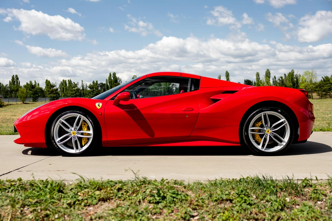 2016 Ferrari 488 Spider - Image 8 of 31
