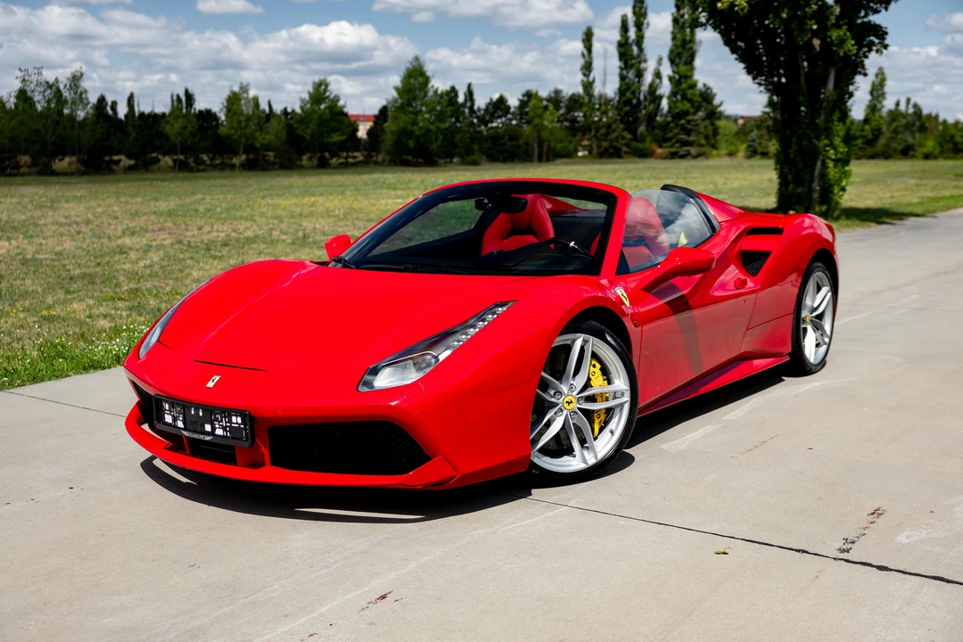 2016 Ferrari 488 Spider - Image 9 of 31