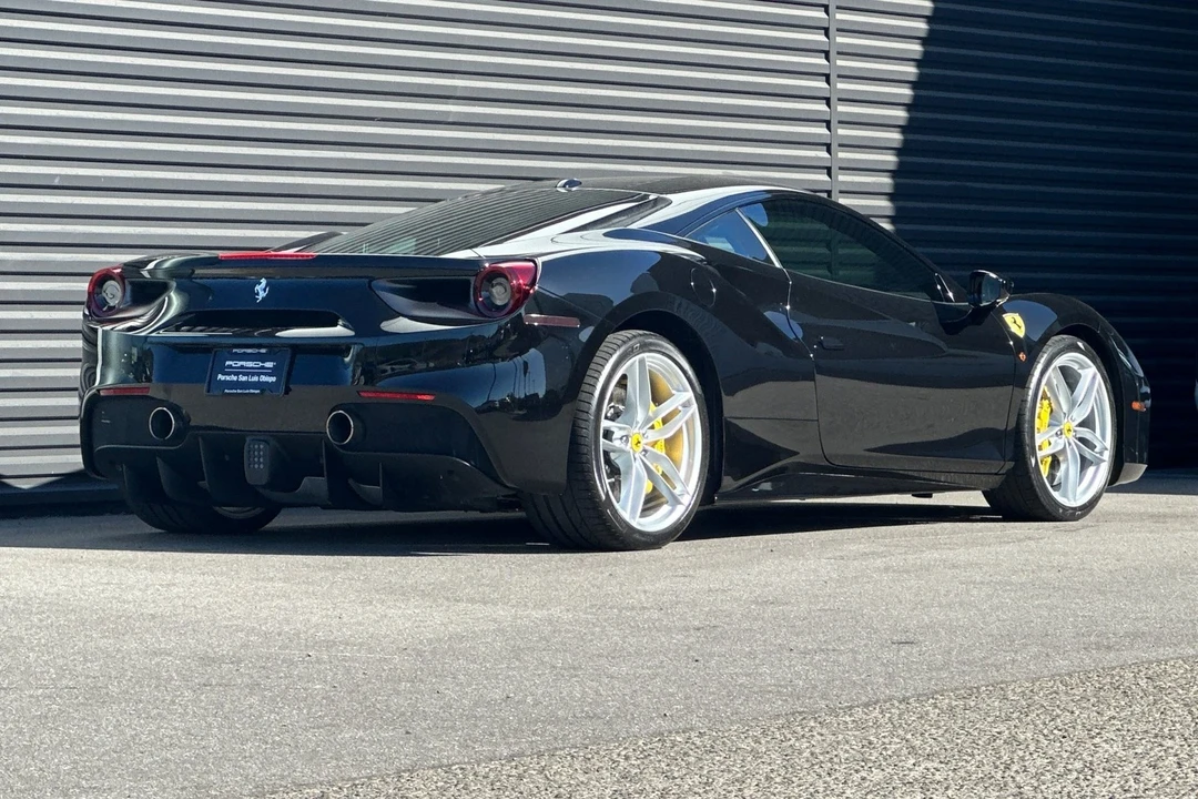 2016 Ferrari 488 GTB - Image 8 of 21