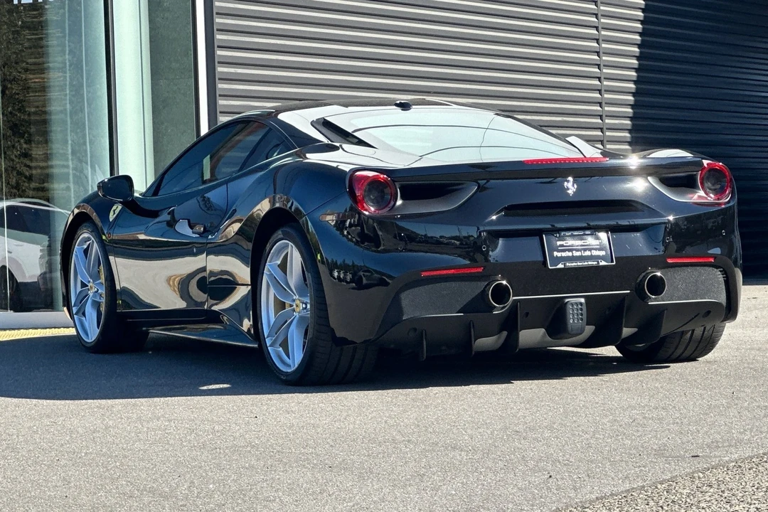 2016 Ferrari 488 GTB - Image 3 of 21