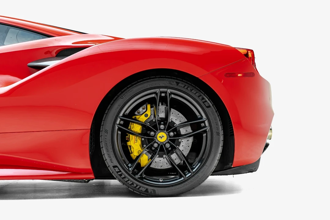 2016 Ferrari 488 GTB - Image 12 of 31