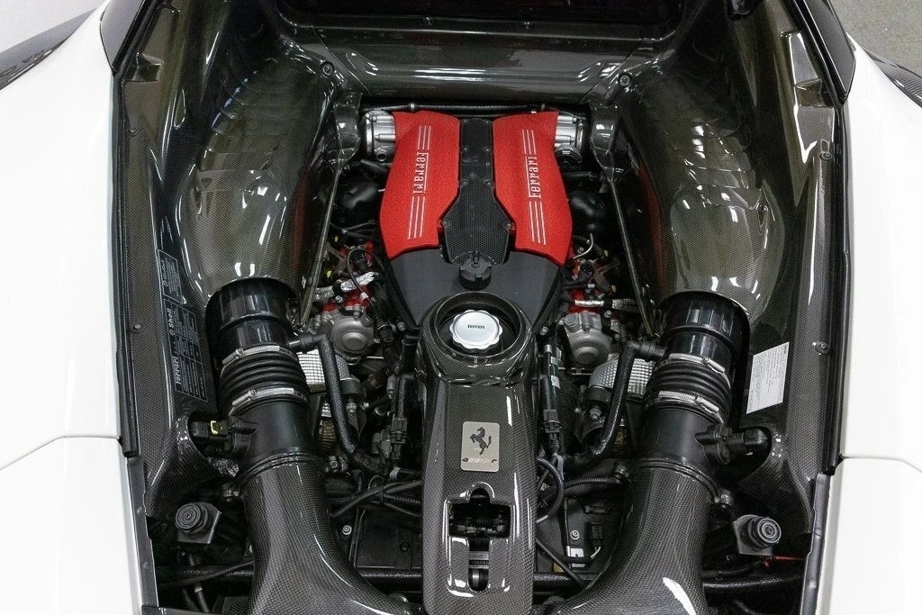 2016 Ferrari 488 GTB - Image 10 of 11