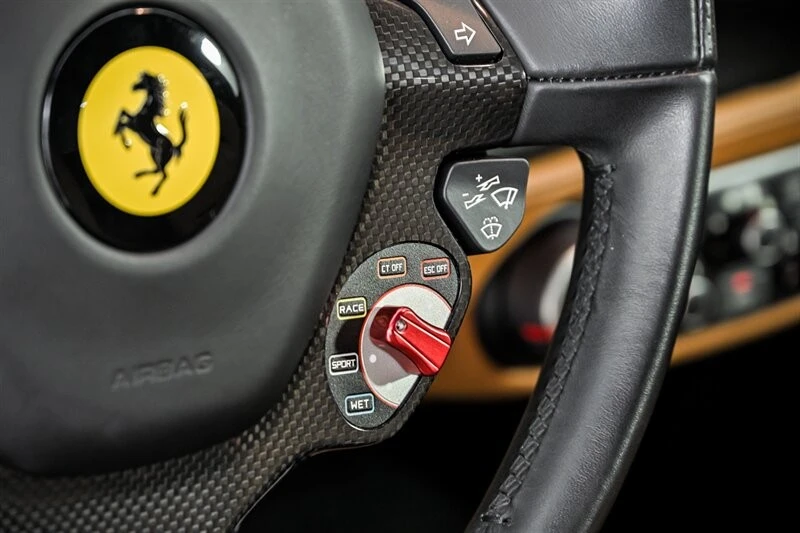 2016 Ferrari 488 GTB - Image 26 of 31