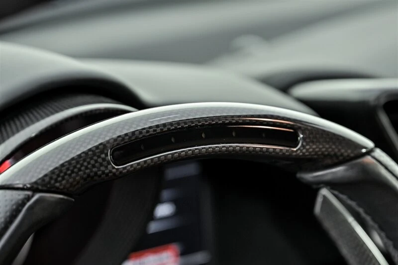 2016 Ferrari 488 GTB - Image 27 of 31