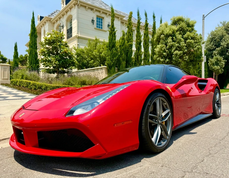 2016 Ferrari 488 GTB - Image 5 of 12