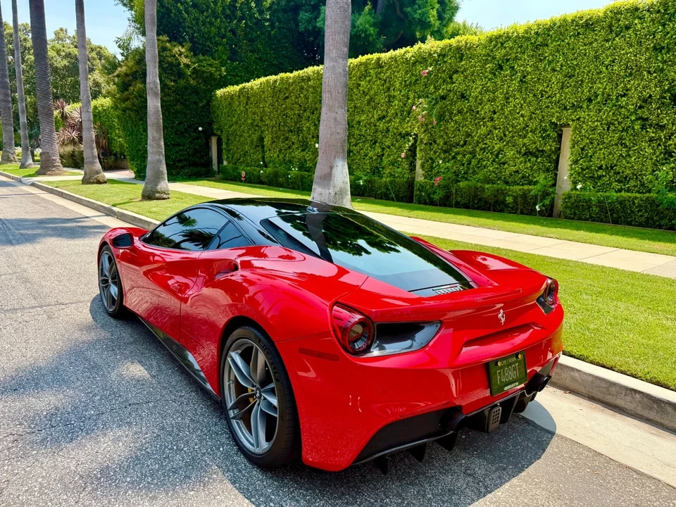 2016 Ferrari 488 GTB - Image 9 of 12