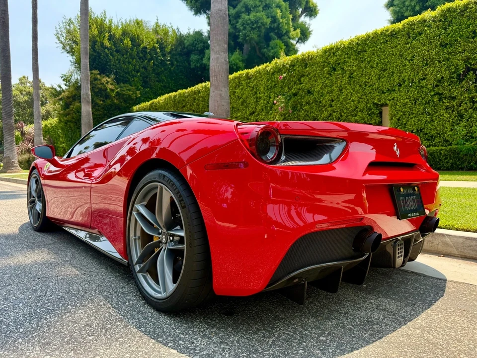 2016 Ferrari 488 GTB - Image 7 of 12