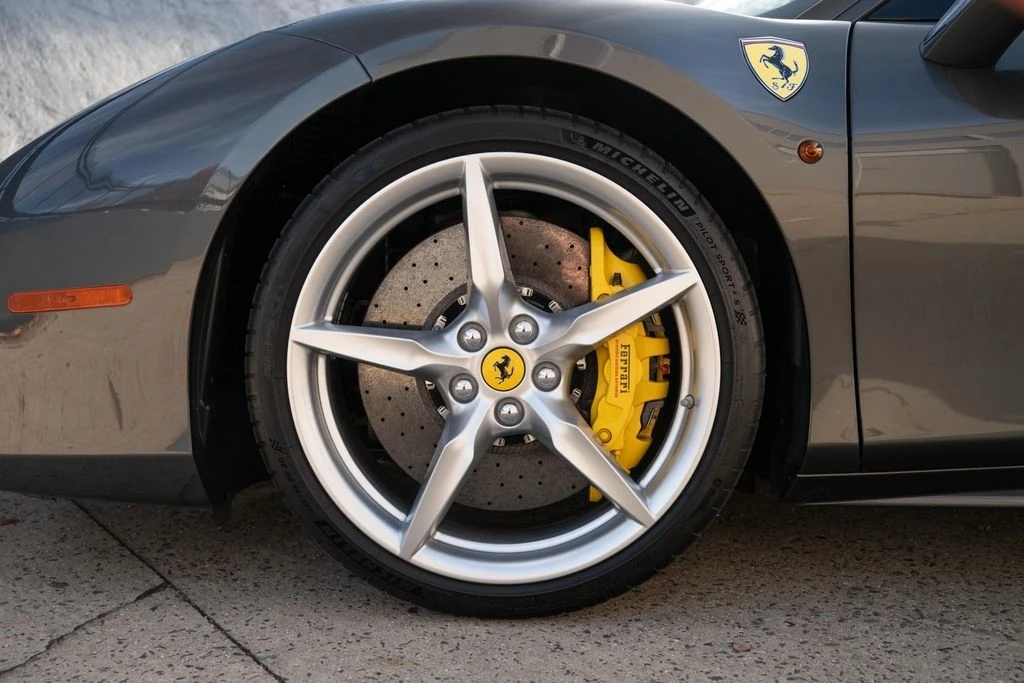 2016 Ferrari 488 GTB - Image 17 of 21