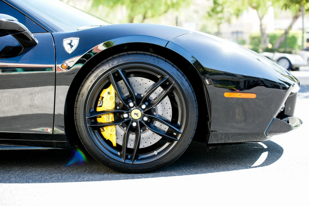2016 Ferrari 488 GTB - Image 11 of 31