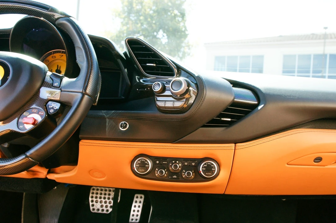 2016 Ferrari 488 GTB - Image 24 of 31
