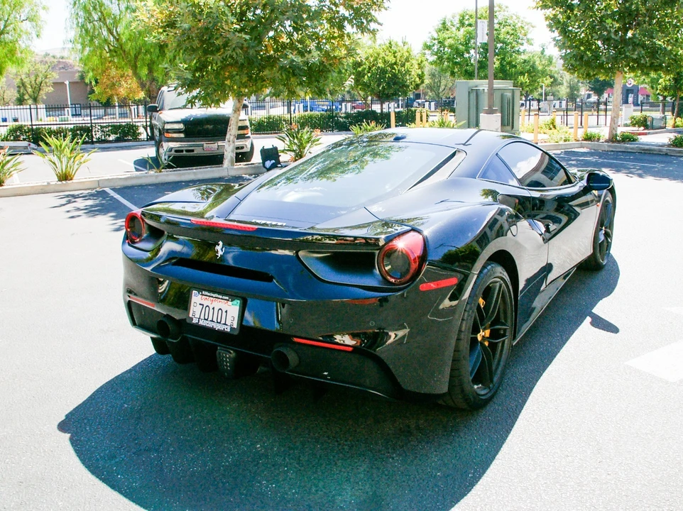 2016 Ferrari 488 GTB - Image 12 of 31