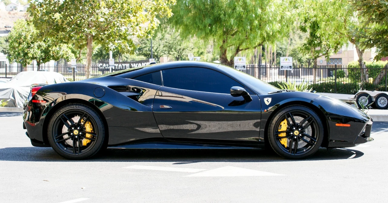 2016 Ferrari 488 GTB - Image 5 of 31