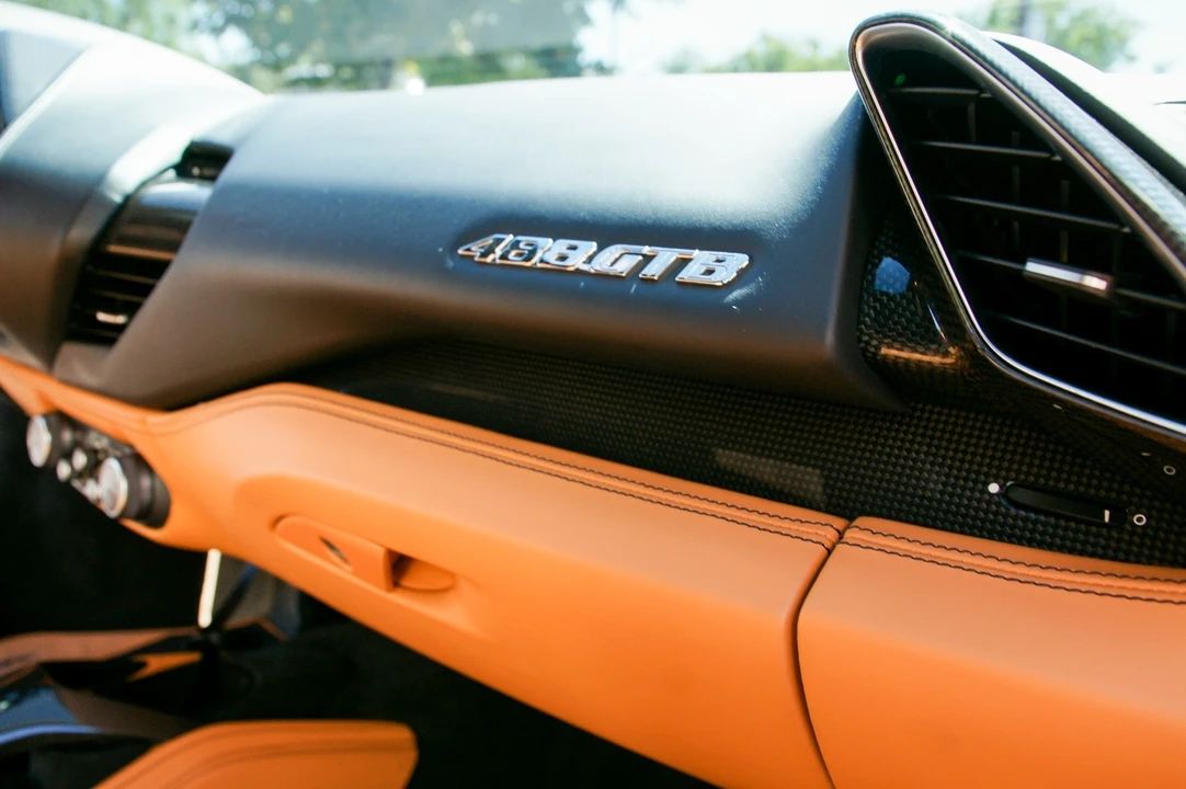 2016 Ferrari 488 GTB - Image 18 of 31