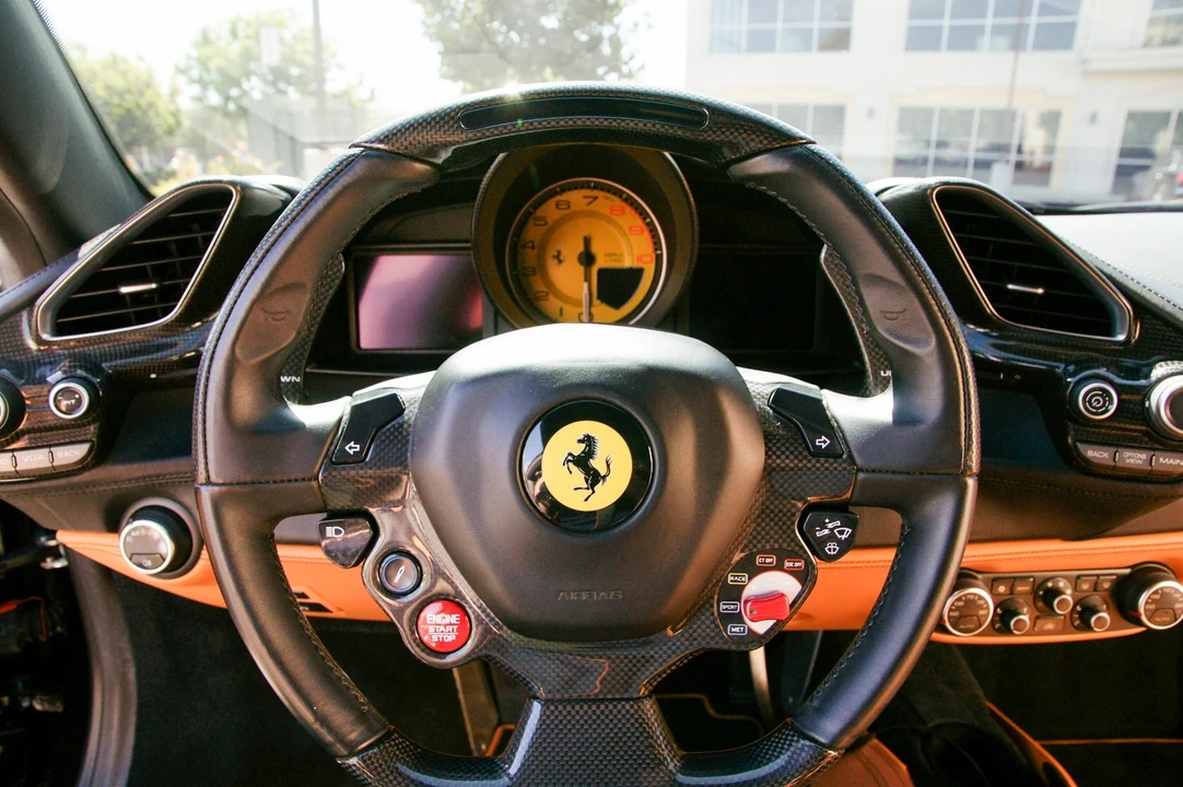 2016 Ferrari 488 GTB - Image 28 of 31