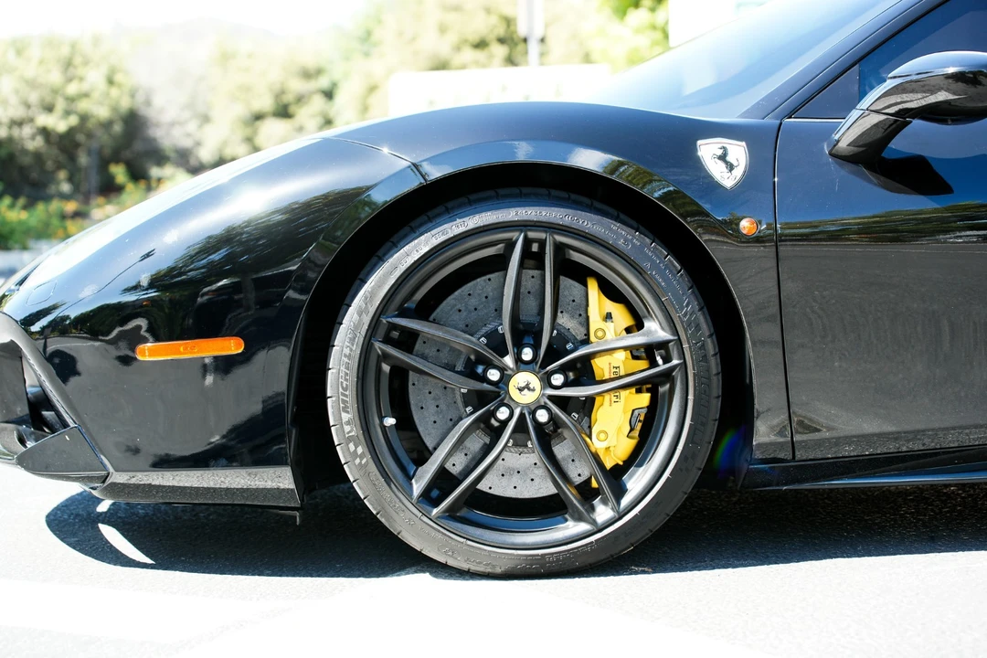 2016 Ferrari 488 GTB - Image 8 of 31