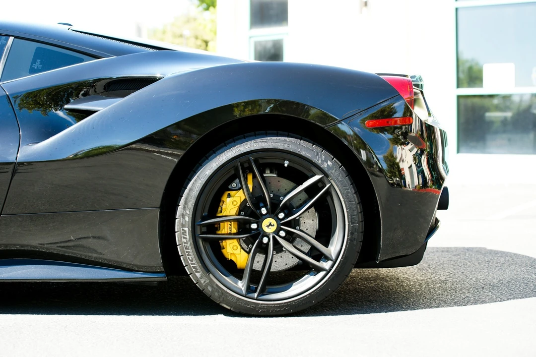 2016 Ferrari 488 GTB - Image 10 of 31