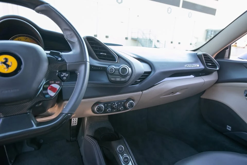 2016 Ferrari 488 GTB - Image 17 of 20