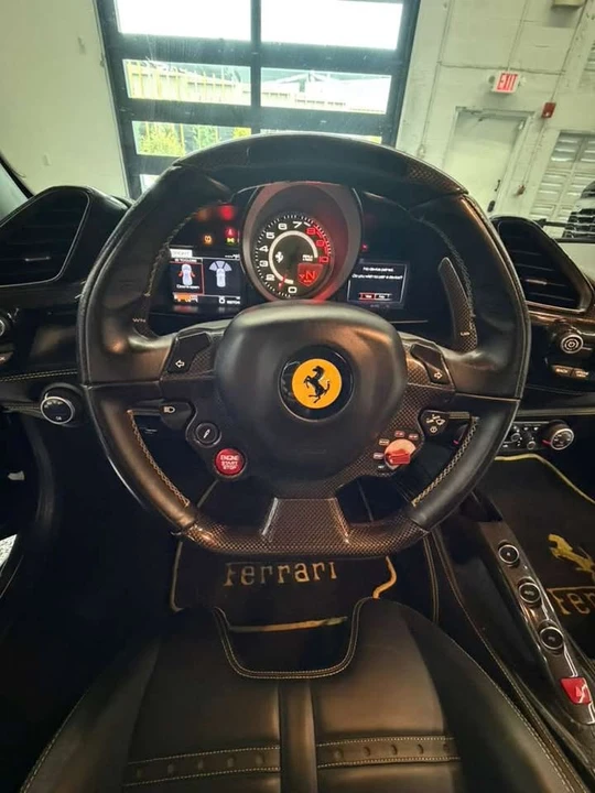 2016 Ferrari 488 GTB - Image 7 of 14