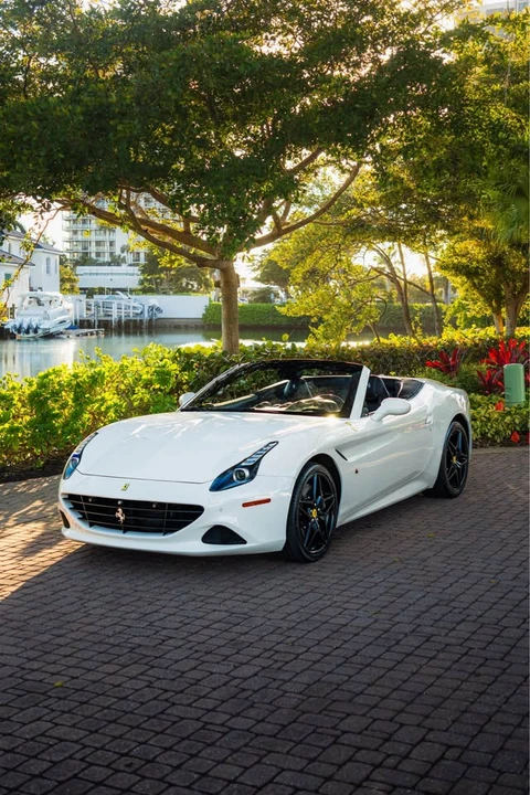 2016 Ferrari California T - Image 5 of 6
