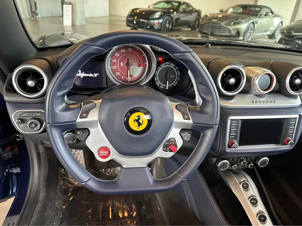 2016 Ferrari California T - Image 4 of 4