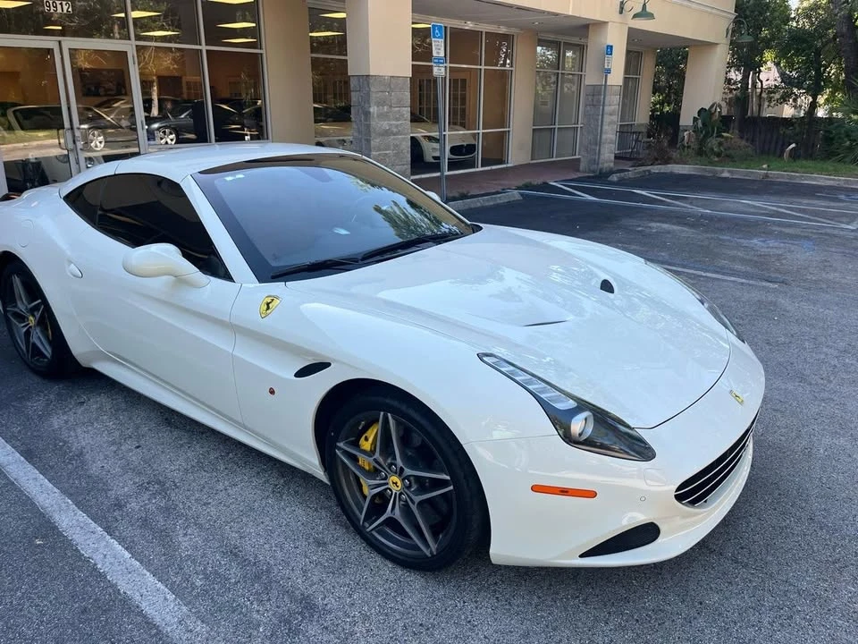 2016 Ferrari California T - Image 16 of 20