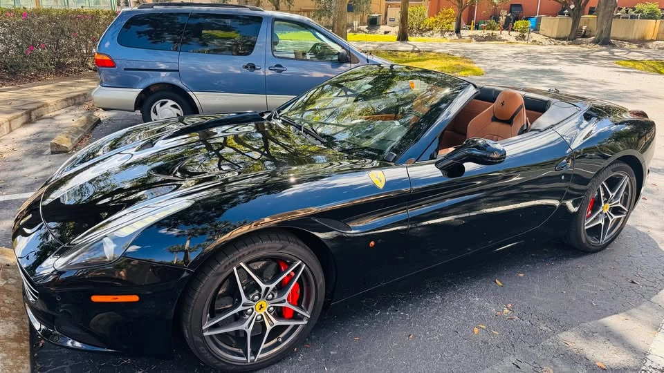 2016 Ferrari California T - Image 2 of 12