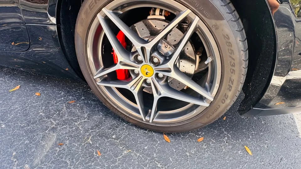 2016 Ferrari California T - Image 10 of 12