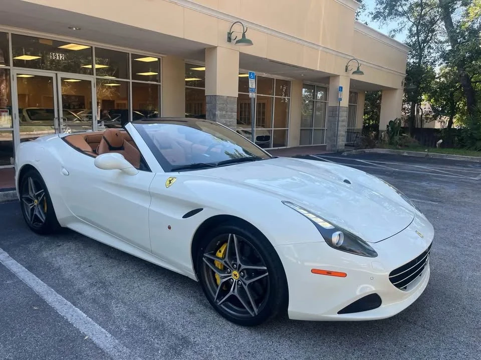 2016 Ferrari California T - Image 2 of 20