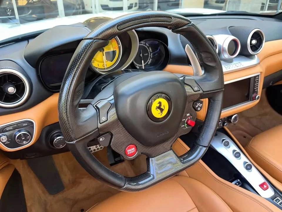 2016 Ferrari California T - Image 16 of 20