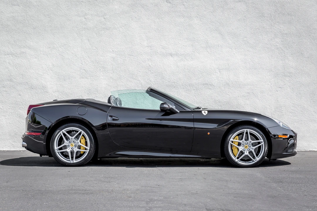 2016 Ferrari California T - Image 3 of 8