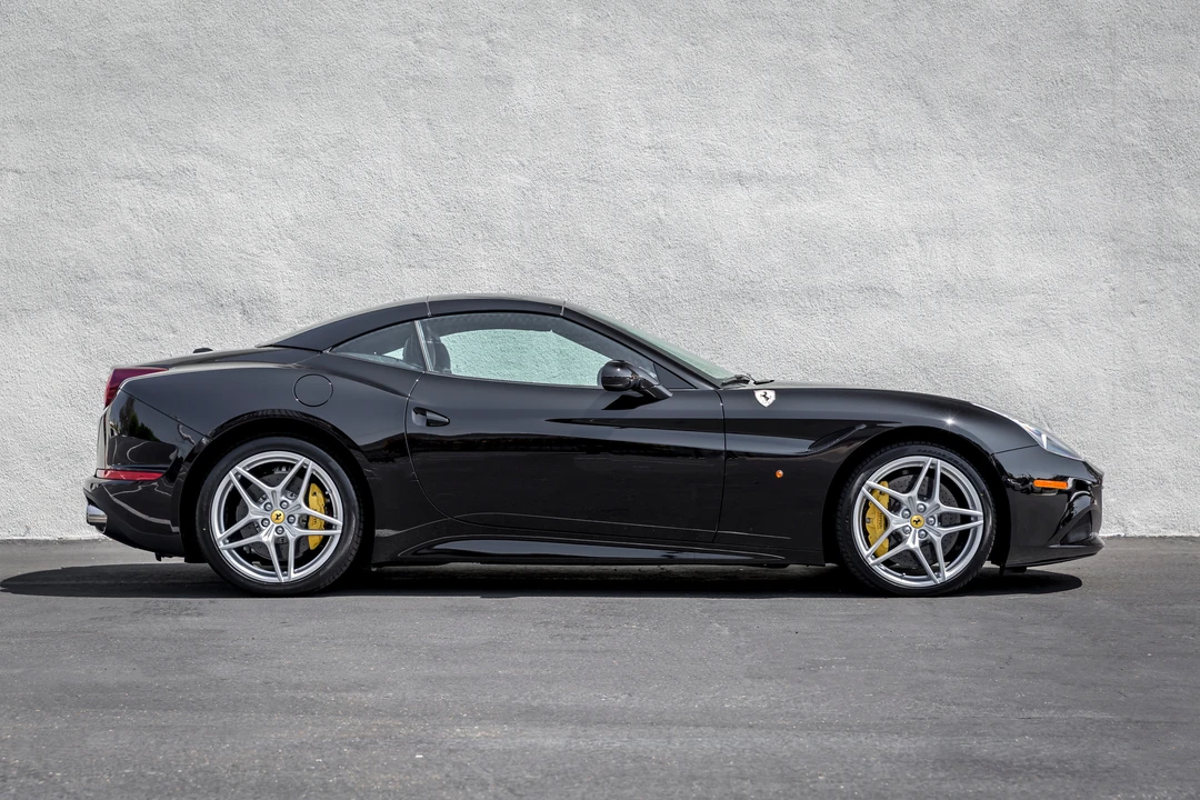 2016 Ferrari California T - Image 4 of 8