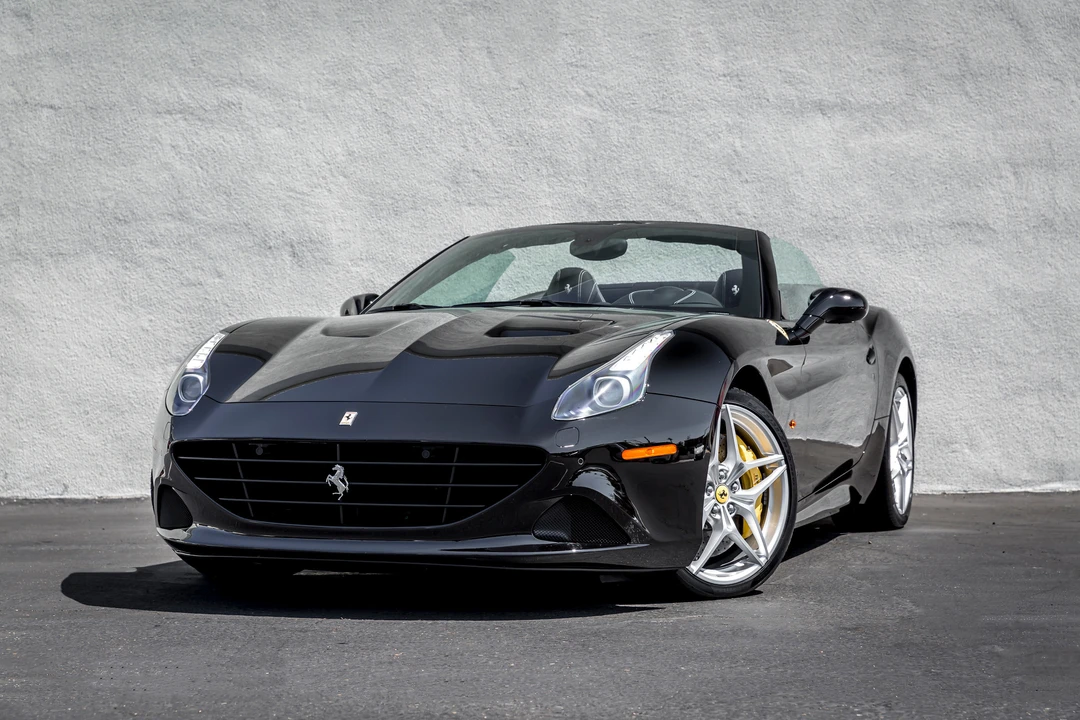 2016 Ferrari California T - Image 2 of 8