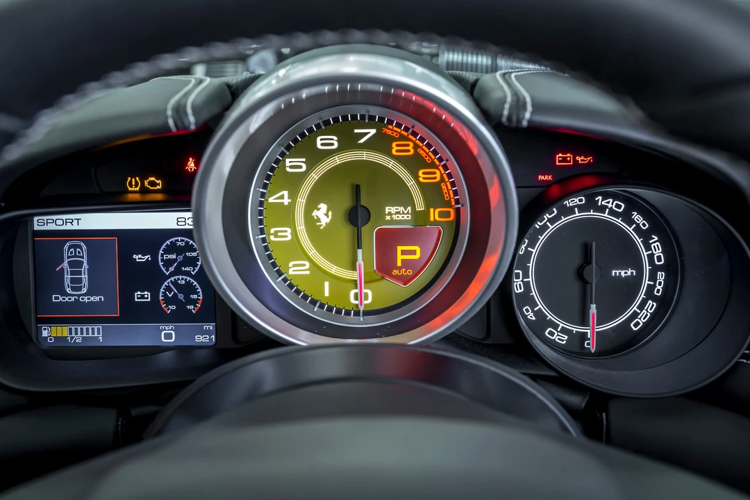 2016 Ferrari California T - Image 8 of 8