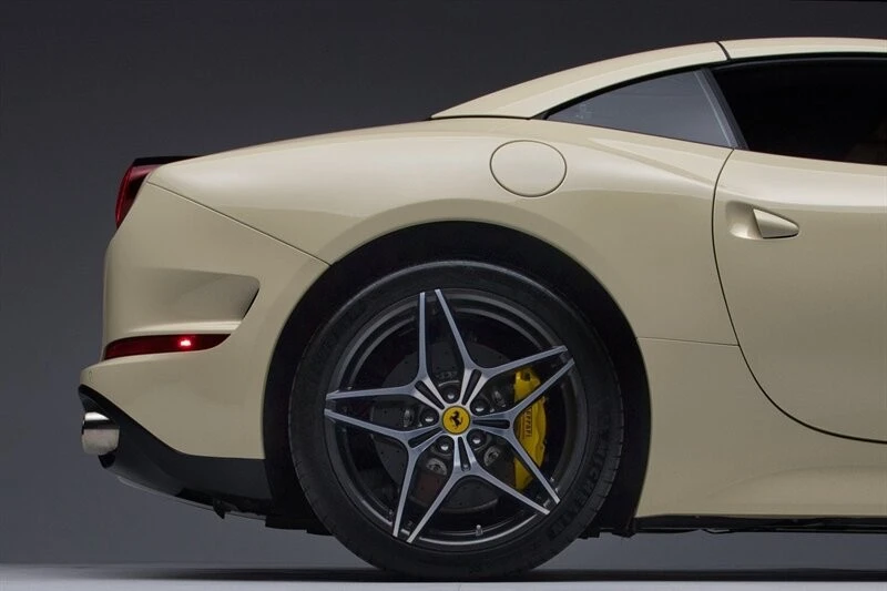 2016 Ferrari California T - Image 15 of 21