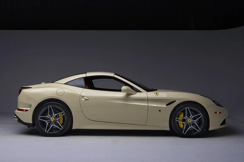 2016 Ferrari California T - Image 14 of 21