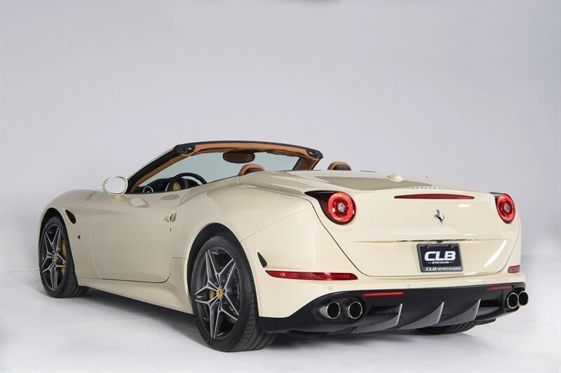 2016 Ferrari California T - Image 10 of 21