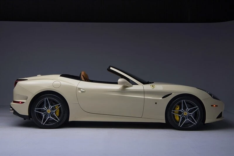 2016 Ferrari California T - Image 13 of 21